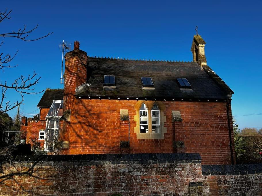 Апартаменты The Old School House Retreat Tibberton  Экстерьер фото