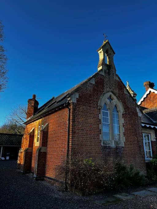 Апартаменты The Old School House Retreat Tibberton  Экстерьер фото